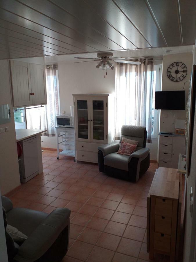 Albasud - Appartement Meuble Avec Terrasse - Salses Le Chateau 66 Kültér fotó
